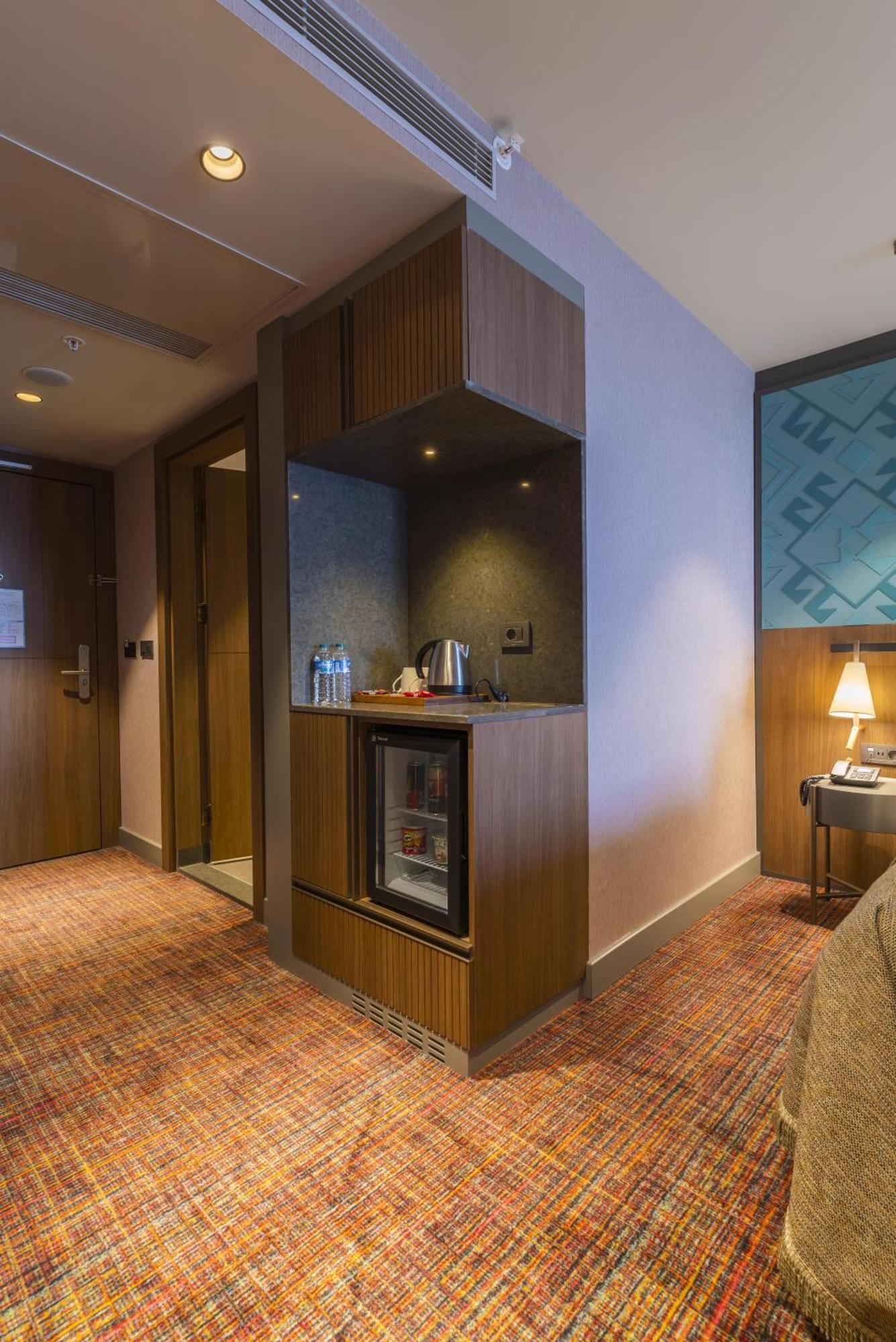 Mercure Trabzon Hotel Экстерьер фото A wet bar in a hotel room