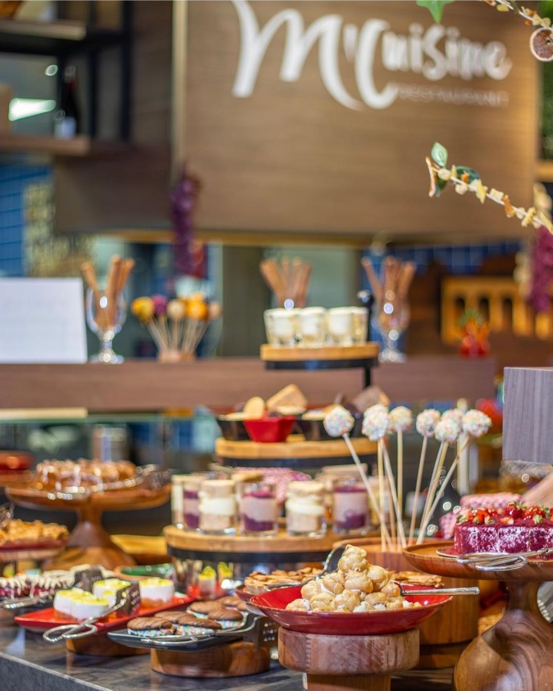 Mercure Trabzon Hotel Экстерьер фото A dessert buffet